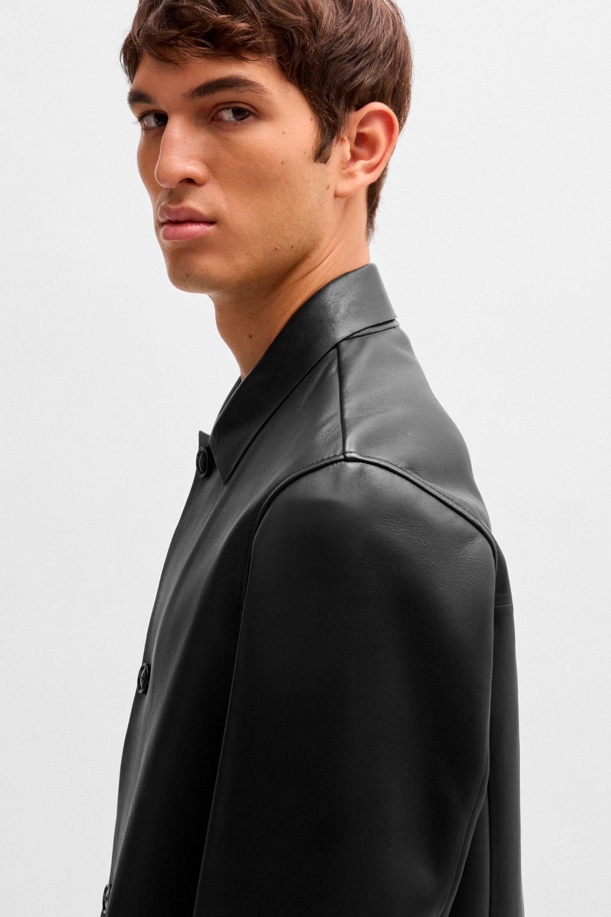 Chaqueta Regular Fit De Piel De Napa Con Cierre De Botones image number 3