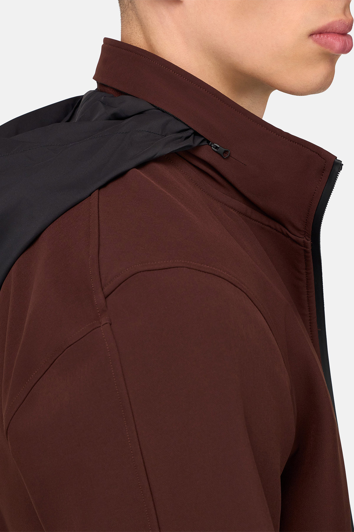 Chamarra Rompevientos De Nailon Elástico B Tech