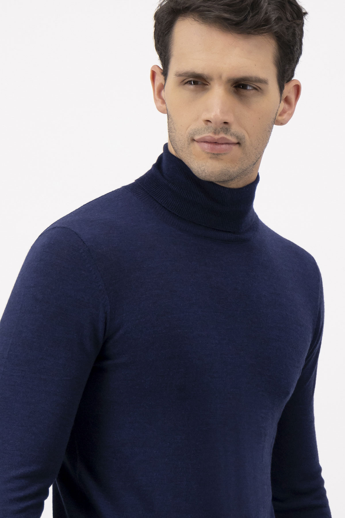 SUÉTER CONTEMPORARY FIT image number 1