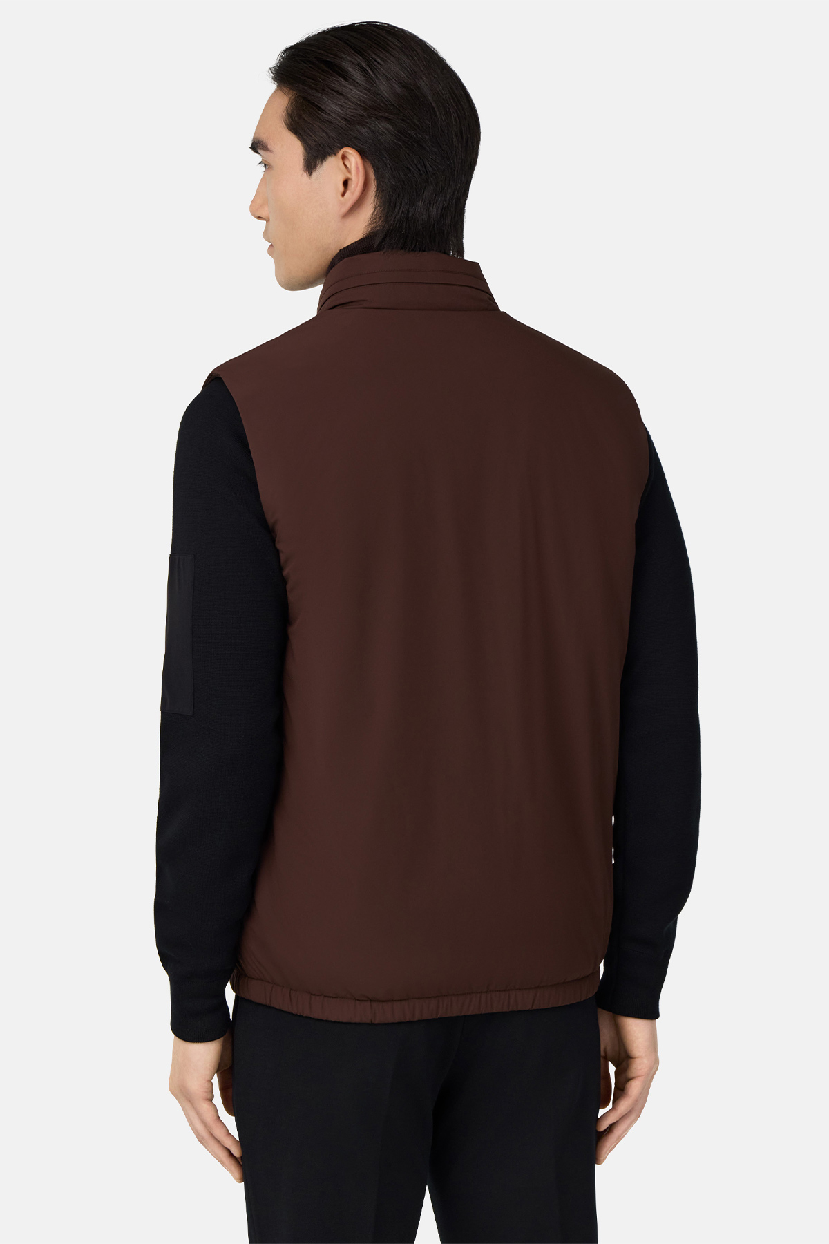 Chaleco En Tejido Técnico Regular Fit image number 2