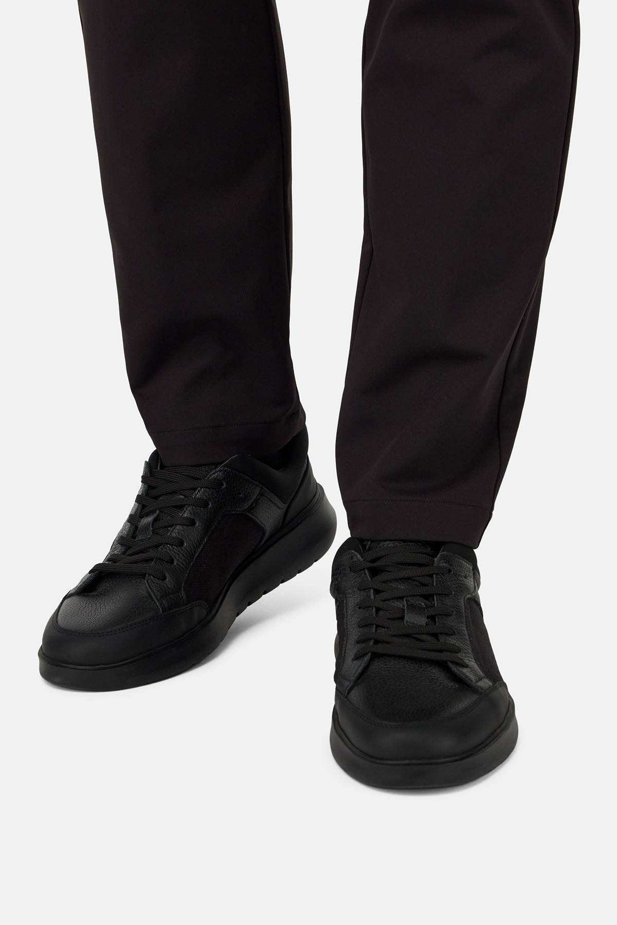 Tenis Nimbus De Piel Y Tejido Técnico image number 1