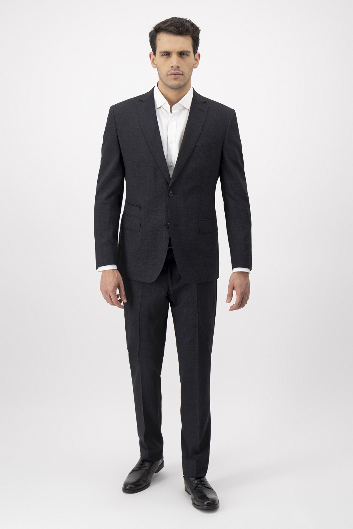 TRAJE SLIM FIT
