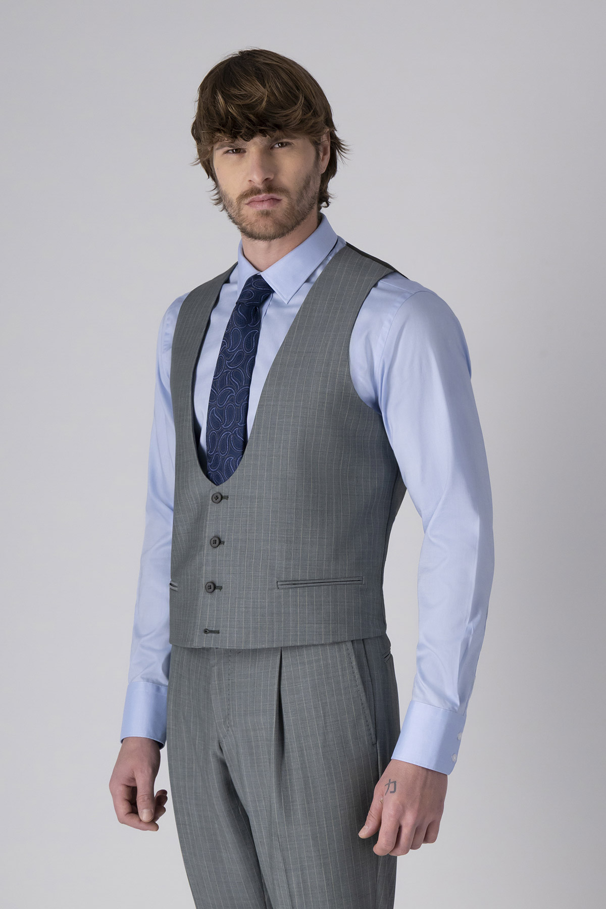 TRAJE TRÍO SLIM FIT HIGH LIFE image number 3