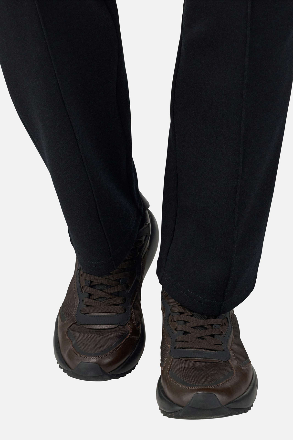 Tenis Trail En Piel y Cordura Técnica